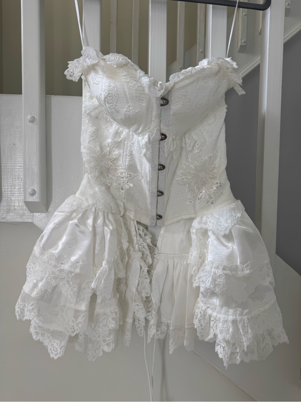 AKIRA White Lace Ruffled Corset. Rave. Festival